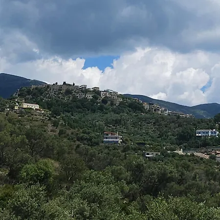 Tonia Livadh Bed & Breakfast 4*