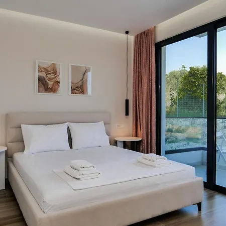 Tonia Livadh Himarë