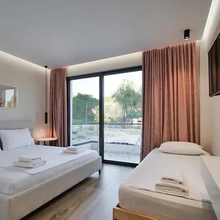 Tonia Livadh Bed & Breakfast 4*