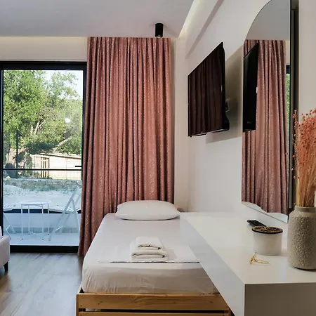 Frühstückspension Tonia Livadh 4*