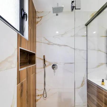 Tonia Livadh Himarë