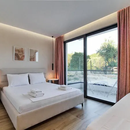 Tonia Livadh 4* Himarë