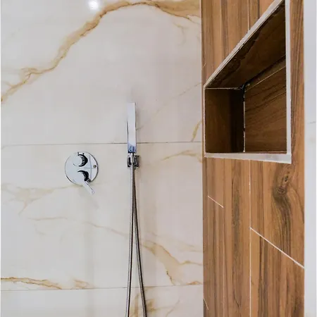 Bed & Breakfast Tonia Livadh