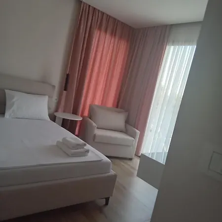 Tonia Livadh Himarë