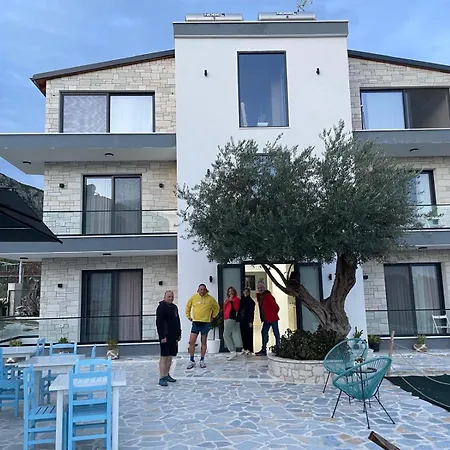 Tonia Livadh Himarë