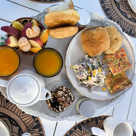 Frühstückspension Tonia Livadh 4*