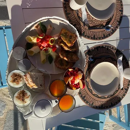 Bed & Breakfast Tonia Livadh 4*