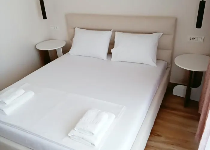 Frühstückspension Tonia Livadh 4*