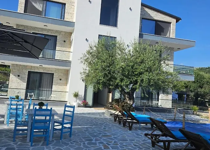 Tonia Livadh Himarë