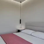 Bed & Breakfast Tonia Livadh 4*