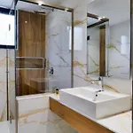 Bed & Breakfast Tonia Livadh 4*