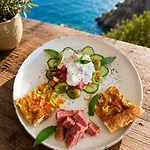 Tonia Livadh 4* Himare
