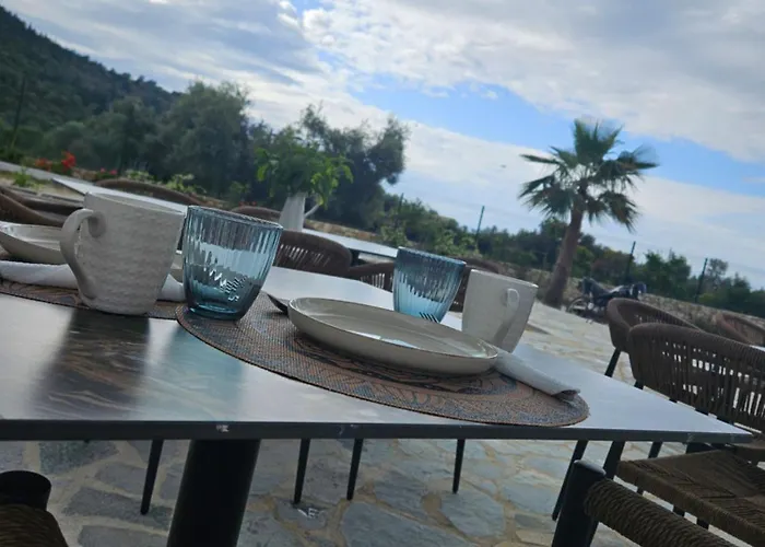 Bed & Breakfast Tonia Livadh 4*