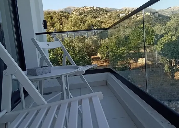 Tonia Livadh 4* Himare